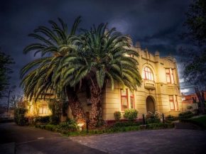Гостиница Toorak Manor Hotel  Мельбурн